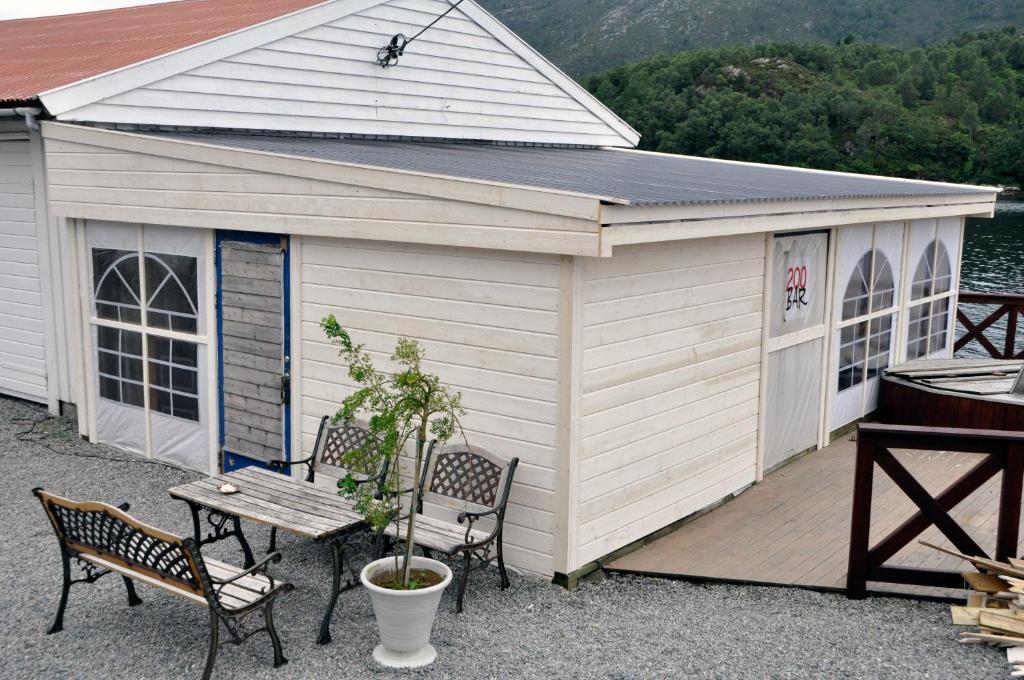Gulen Dive Resort Dalsoyra Exterior photo